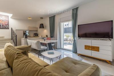NEUES HAUS MIT SCHWIMMBAD IN PULA 4