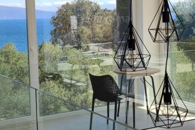 Luxury villa with a beautiful view of the sea 5