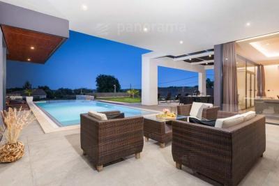 GLAMOROUS DESIGNER VILLA 38