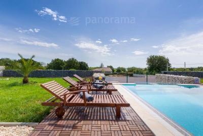 GLAMOROUS DESIGNER VILLA 35