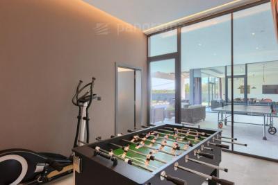 GLAMOROUS DESIGNER VILLA 11