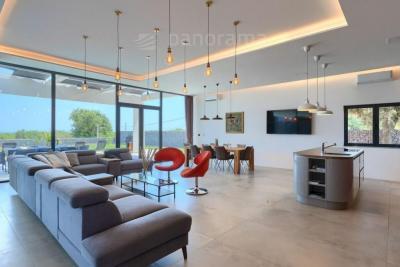 GLAMOROUS DESIGNER VILLA 4