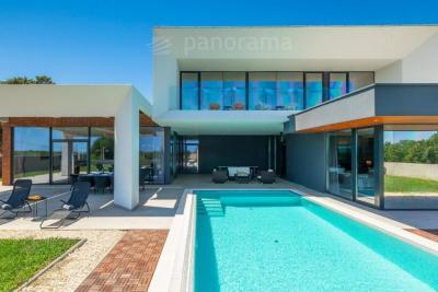 GLAMOROUS DESIGNER VILLA 42