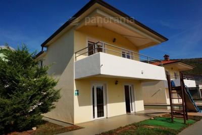 KOMPLEKS 2 APARTMANSKE KUĆE S DODATNIM SADRŽAJEM 3
