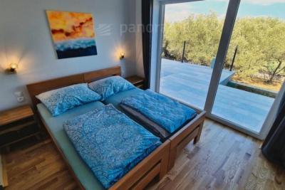 Luxury villa with a beautiful view of the sea 13