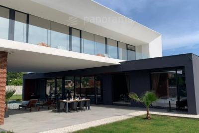 AN ARCHITECTURAL BEUTY NEAR THE SEA 29