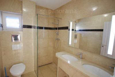 Apartment house with a beautiful view of the sea 33