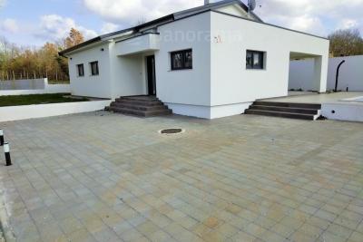 Neues, modernes einstöckiges Haus mit Swimmingpool in Ostistrien 3