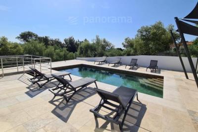 Luxury villa with a beautiful view of the sea 11