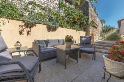 Apartment house with an enchanting view of the sea 28