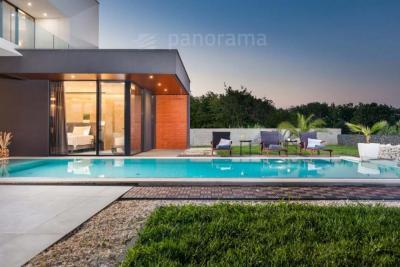 GLAMOROUS DESIGNER VILLA 37