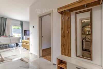 NEUES HAUS MIT SCHWIMMBAD IN PULA 2