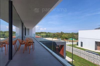 AN ARCHITECTURAL BEUTY NEAR THE SEA 23