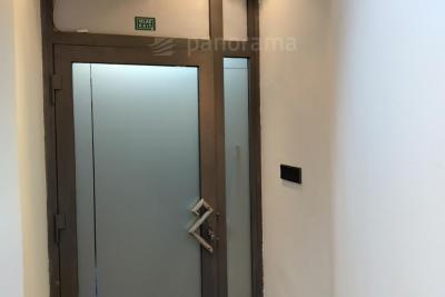 POSLOVNI PROSTOR U PJEŠAČKOJ ZONI 8