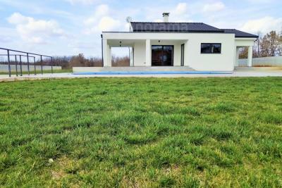 Neues, modernes einstöckiges Haus mit Swimmingpool in Ostistrien 2