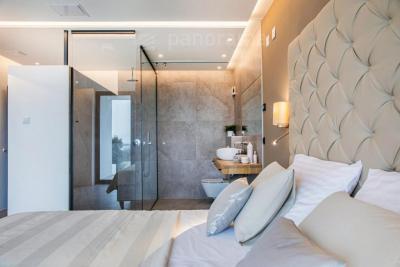GLAMOROUS DESIGNER VILLA 25