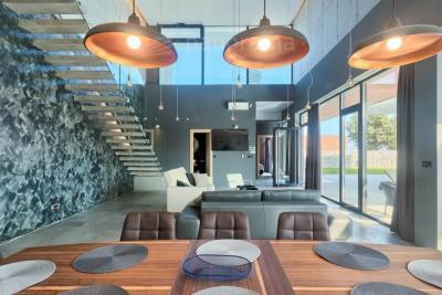 AN ARCHITECTURAL BEUTY NEAR THE SEA 8