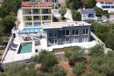 Luxury villa with a beautiful view of the sea 28