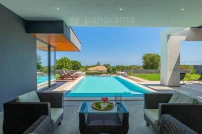 GLAMOROUS DESIGNER VILLA 33